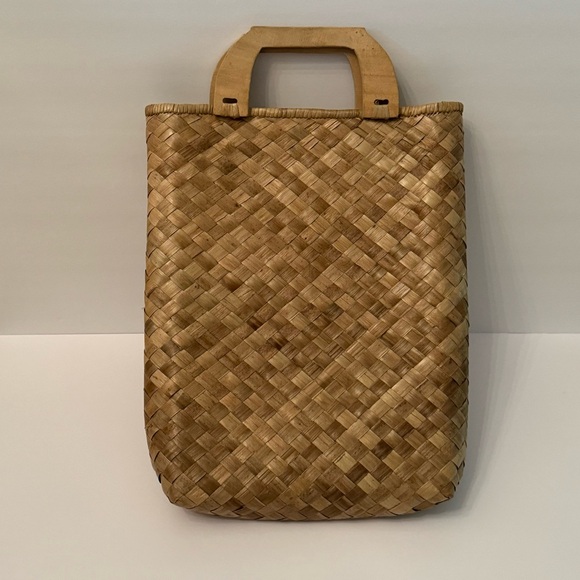 Handwoven Natural Fiber Deep Tropical Purse Bag with Wooden Handles 15”x13” - Picture 12 of 13